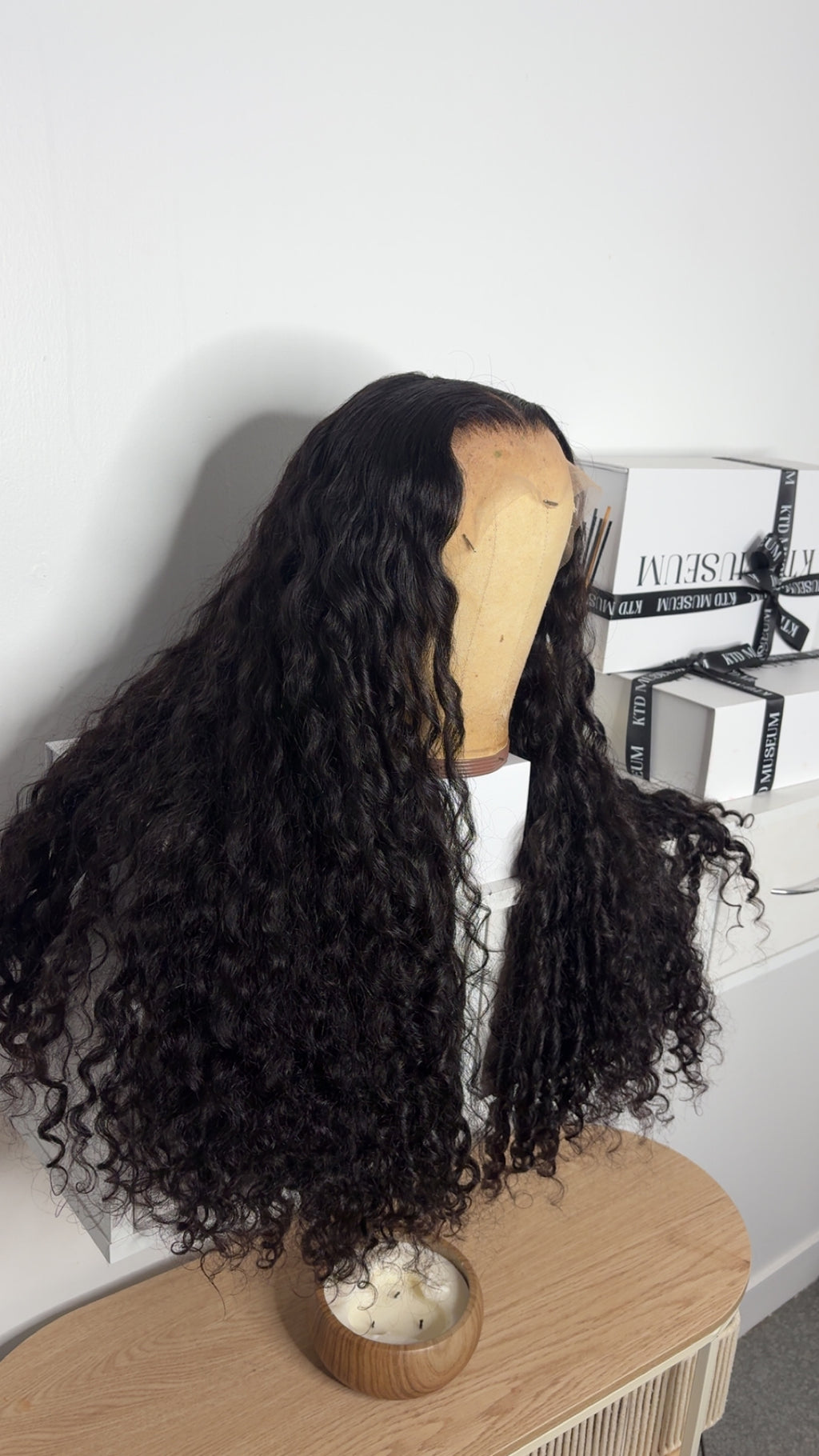 WIG | 13x4